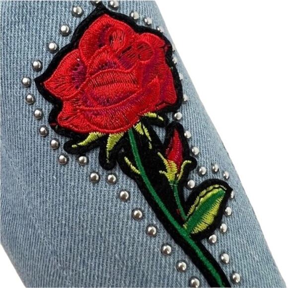 NWT Yoki Rose Pattern Willas Light Denim Slip On Shoes Scuffs Roses Multi Sizes - Picture 3 of 8